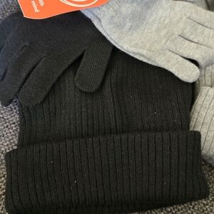 Black and Gray Knit Gloves Set